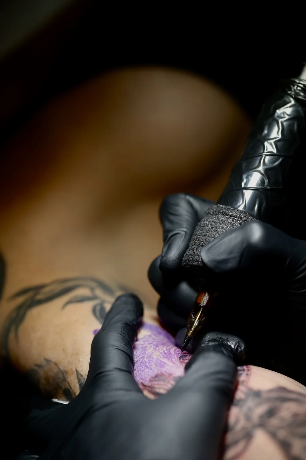 Working on a chest piece at Pangea Ink, Casco Viejo